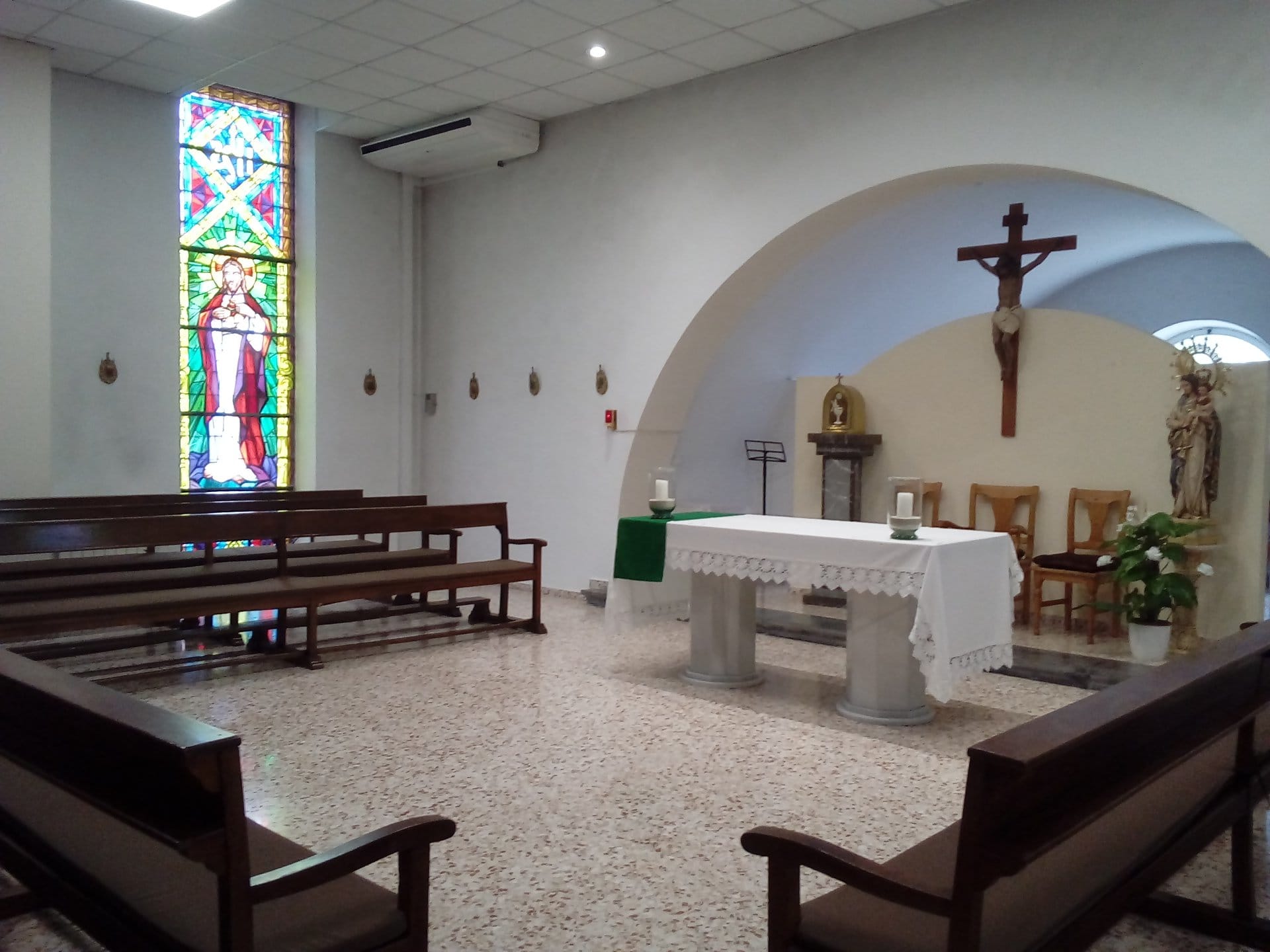 Casa de Espiritualidad Santa Teresa - Capilla 02